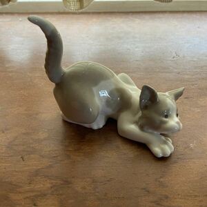 LLADRO／リヤドロ 「気遣い猫」「しっぽを立てる猫」5112