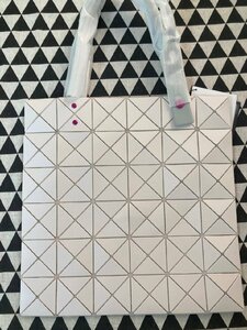 BAO BAO ISSEY MIYAKE バオバオイッセイミヤケ トートバッグ レディース メンズ ■ 中古 ■ PVC ■ ベージュ ■ TN 1