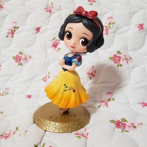 白雪姫 フィギュア Qposket Disney ディズニー Disney Characters Snow White ディズニーグッズ 白雪姫人形 可愛い白雪姫のフィギア新品 