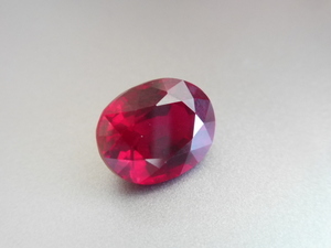 超綺麗★鑑別付　お手本のピジョンブラッド　純粋な赤　ルビー　8.90ct　ルース　リングやペンダントに！　