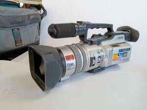 SONY DCR-VX2000 デジタルビデオカメラ バッテリー、チャージャー　リモコン等付属品付き