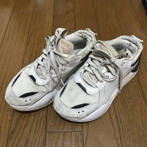 12033　靴　くつ　PUMA　プーマ　RUNNING SYSTEM　陸上部　22.5