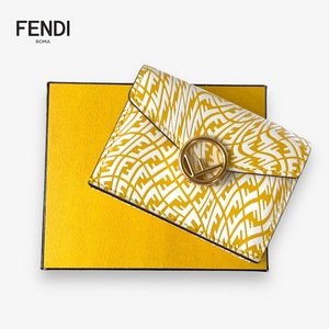 【ITLWHS30LGCM】未使用 FENDI フェンディ 三つ折り財布 レザー レディース 8M0395-AGKT-218-3260