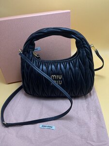 ミュウミュウ miu miu ショルダーバッグ ハンドバッグ レディーススタイル ブラック