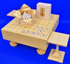 将棋セット　新かや3寸足付将棋盤セット(木製将棋駒白椿上彫駒)【囲碁将棋専門店の将碁屋】