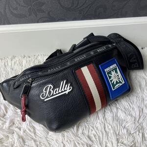 未使用級〇日本限定/BALLY ハカブ ボディバッグ 現行 バリー ワッペン トレインスポッティング レザー ブラック 斜め掛け クロスボディ