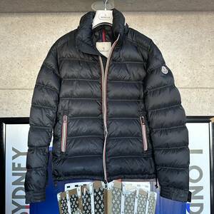 MONCLER モンクレール GASTON ガストン ダウンジャケット メンズ 国内正規品 ジャパン品 ブラック トリコロールライン サイズ0