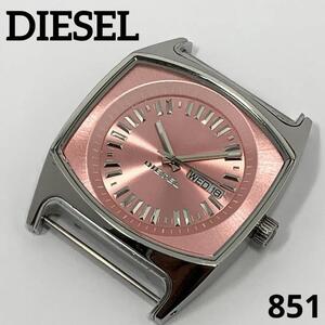 851 稼働品 DIESEL ディーゼル メンズ 腕時計 ★フェイスのみ ピンク デイデイト カレンダー 電池交換済 クオーツ 人気 希少 ビンテージ