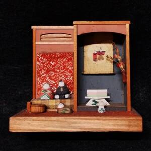 豆人形 土人形 雛人形・お姫様約1.5cm「日本家屋・床の間・ひなまつり」豆玩具ミニチェア お正月飾り 郷土玩具・埃汚れあります。