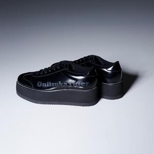 超人気★美品 オニツカタイガー スニーカー Onitsuka Tiger DELEGATION CHUNK W 25.5cm 黒 厚底シューズ ウイメンズモデル