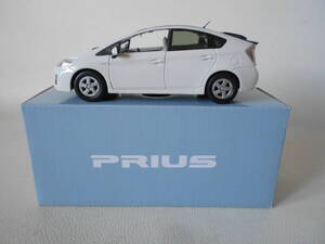 H / TOYOTA トヨタ PRIUS プリウス 色見本 ミニカー 1/30 ① 040 スーパーホワイトⅡ ドア開閉 未使用自宅保管品