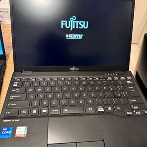 超美品　富士通 LIFEBOOK UH90/G2 core i7 1255u メモリ16gb SSD 512gb