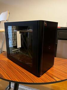 mini-ITX PCケース　Lian Li PC-Q38WX 