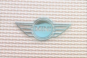 稀少 送込み　MINI　ロゴマーク　アルミ　ステッカーエンブレムD