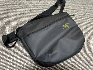 ARC’TERYX ARROW8 ショルダーバッグ　アークテリクス　アロー8