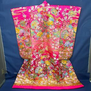 色打掛 着物 花嫁衣裳 刺繍 花柄 身丈約194cm 打掛 婚礼 和装 ピンク×金色系 豪華 衣装 挙式 前撮り ブライダル 結婚式-24070211