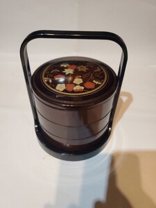 三段重 三段 蒔絵 和食器 伝統 工芸 旅館 料亭 サイズ 直径約12cm 高さ約10.5cm 割れ1ヶ所有ります 小道具 【長期保管品】