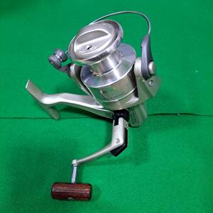 Daiwa　ダイワ　スピニングリール　日本製　REGAL-Z　4000BL　