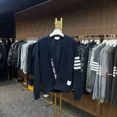 【雷市場（ポンジャン）商品韓国直送】 2 サイズ Thom Browne(トム・ブラウン) ラッセル・スティッチ カーディガン