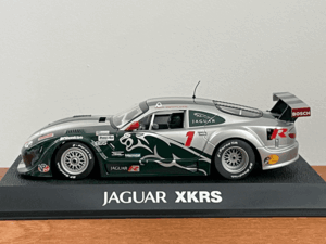 1/32 SCALEXTRIC JAGUAR XKRS #1 