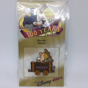 ♪ ディズニーストア 100 years of Dreams #61 Sneezy くしゃみ 白雪姫と七人の小人 ピンバッジ 01年 新品 Snow White & the Seven Dwarves