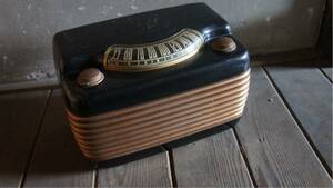 通電確認品 PHILCO AM RADIO アメリカン真空管ラジオ PHILCO-MODEL 46-420です。