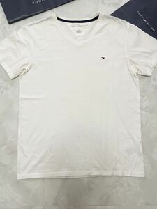 ＊TOMMY HILFIGER ＊トミーフィルフィガー　＊Tシャツ　ホワイト　Sサイズ 学生　メンズ　 半袖Tシャツ インナー