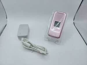 最終価格【SIMフリー！液晶無傷の美品！判定○】docomo　らくらくホン　F-01M　ピンク　純正ACアダプタ付き　管理番号Z9297