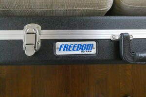 ベースギター用ハードケース　FREEDOM by SKB