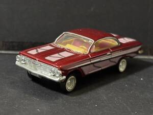 Revell 1961 Chevy Impala LOWRIDER レベル シェビー シボレー インパラ ローライダー 1/64 アメ車 ミニカー ミューラル ピンスト/DU