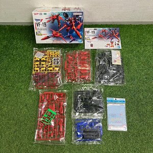 【未開封保管品】『2-018』BANDAI マクロス7 HG 1/100 VF-19改 ファイヤーバルキリー サウンドブースター装備 プラモデル