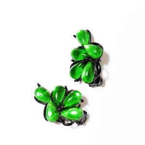 Vintage 　1950′s green glass stone earrings