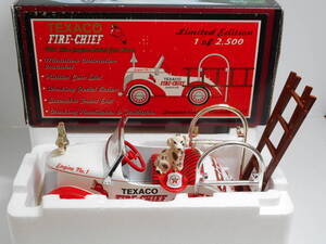 ☆送料無料・2500台限定TEXACO☆1/6ペダルカーFIRE-CHIEF 1941 Fire Engine Garton Pedal Car Bank ☆241122