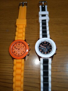 新品同様　レディース、キッヅ　シリコン腕時計2個セット　アナログ3針