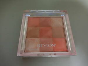 ☆REVLON☆　レブロン　 ブラッシュ ＆ イルミネーター パレット 001 メロウ ピーチ チークハイライター　テスター　（中古品）