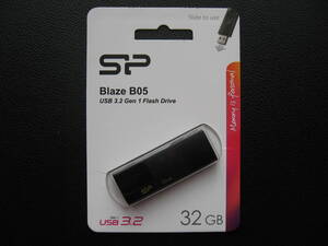 ★未使用・未開封☆シリコンパワー☆USBメモリ/Blaze B05☆32GB/USB3.0/黒★