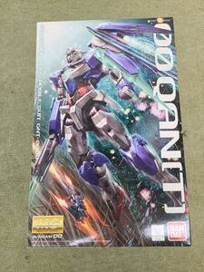 113-L56) 現状品 MG 1/100 劇場版 機動戦士ガンダム00 ダブルオークアンタ プラモデル バンダイ