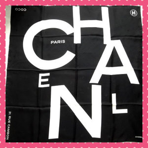 ● シャネル CHANEL スカーフ ストール シルク モノクロ COCO ロゴ ココ CC 新品 シンプル 箱付き リボン 31 RUE CAMBON