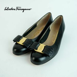 Salvatore Ferragamo サルヴァトーレフェラガモ 4 1/2 22.0 パンプス イタリア製 ヴァラ ヒール リボン ラウンドトゥ レザー ブラック/NC4