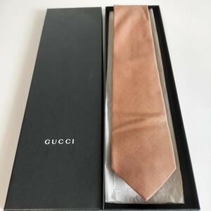 グッチ（GUCCI）肌色カラーネクタイ