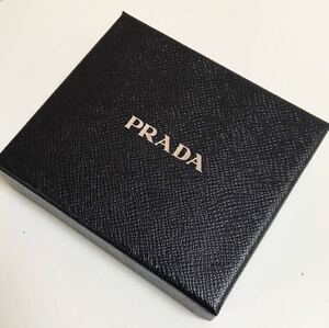 送料無料 プラダ　ギフト用　箱　PRADA 匿名配送　