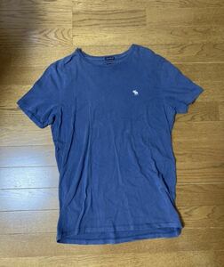 Abercrombie&Fitch！ネイビーTシャツ サイズMぐらい