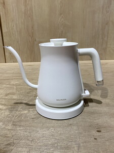 【２5－１３】BALMUDA バルミューダ K07A-WH 電気ケトル THE Pot 0.6L ホワイト 白色 家電製品 中古品 長期保管品