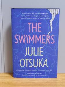 洋書　ジュリーオオツカ　The Swimmers　Julie Otsuka 著　ハードカバー　hm2402