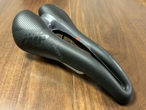 SELLE SMP HYBRID 穴あきサドル