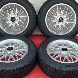 65%溝有。DEZALT社外ホイール16インチ×7J＋48 PCD114.3 4穴/5穴マルチTOYO 215/60R16スタッドレス4本。19 年式。