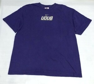 ☆THE NIKE TEAM TEE ナイキ BETTER WORLD.COM 半袖Tシャツ XLサイズ スポーツ ウェア フアッション ティー Wプリント UDUB 紫色WASHINGTON