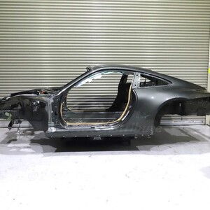 [P-17] ポルシェ 992 911 モノコック ボディ 解体 書類 レースカー制作に カレラ4S 中古