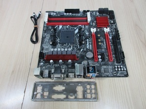 ASRock A88M-G/3.1 FM2b Micro-ATX マザーボード 中古品