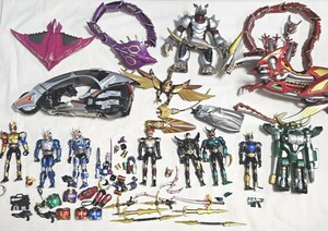 仮面ライダークウガ　アギト　龍騎　装着変身　 フィギュア　ジャンク品　当時品